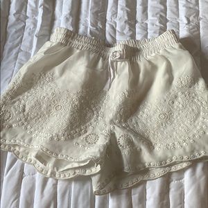 White shorts with lace detail